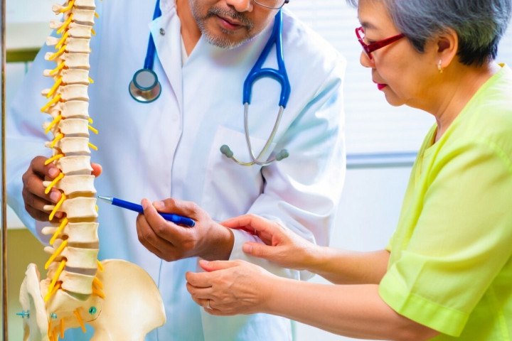 Консультация невролога (по записи)